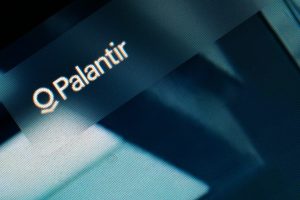 Palantir: Fondamentali Solidi e Crescita Record Nonostante la Flessione in Borsa