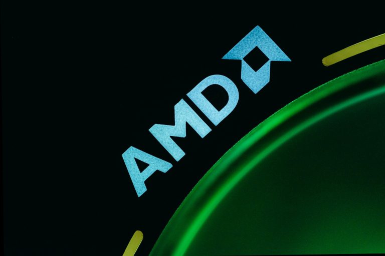 Il duello del silicio nei data center: Arm e AMD alla resa dei conti nell’era dell’IA